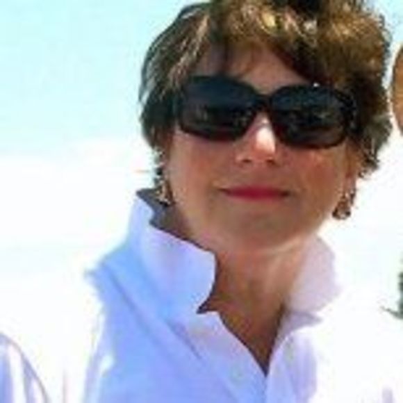 Meet your Posher, Nicole - Picture 1 of 1